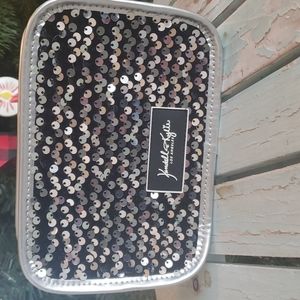 ❤Kendall + Kylie Cosmetic Bag